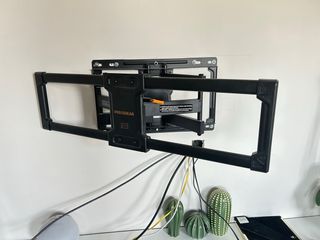 Soporte TV 42-84 Pulgadas Movimiento Completo