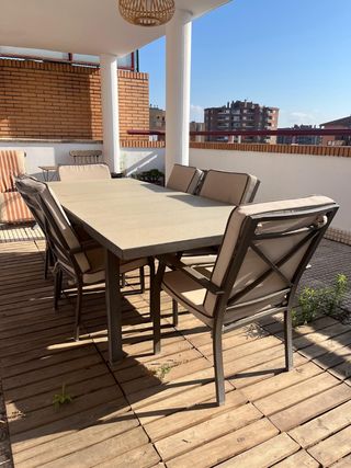Conjunto exterior: mesa + 6 sillas