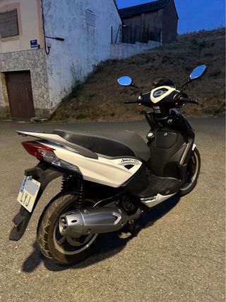 Kymco Agility City 125 - Scooter