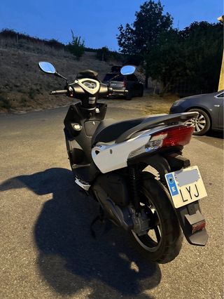 Kymco Agility City 125 - Scooter