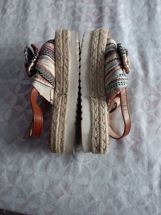 Sandalias cuña multicolor