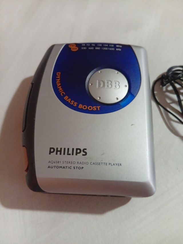 Philips AQ6581: Radio Cassette Player