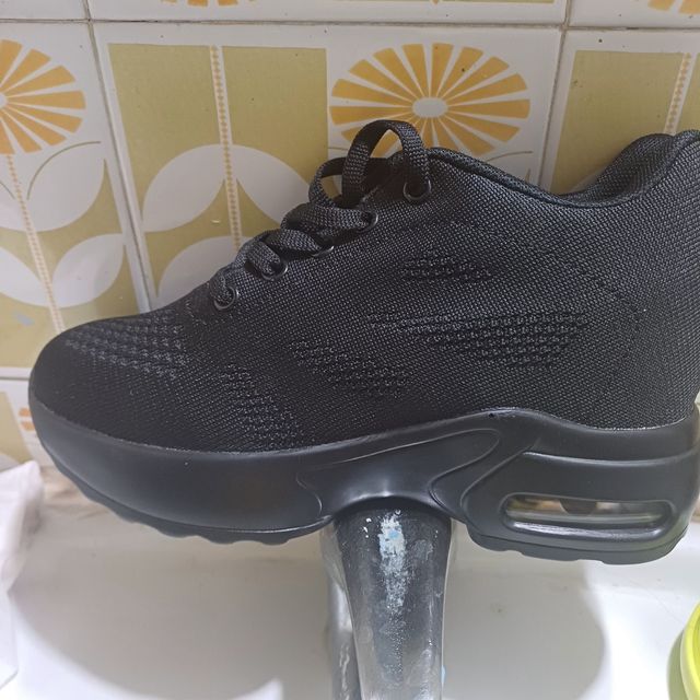 Zapatillas negras deportivasnuevas