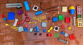 Lote de LEGO Duplo- Tren, vías, autobús y más