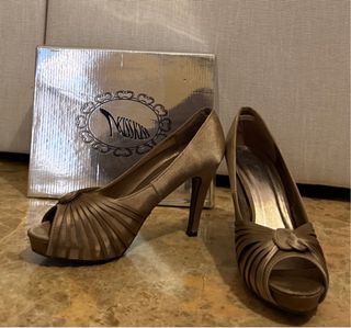 Tacones color bronce KissKiss