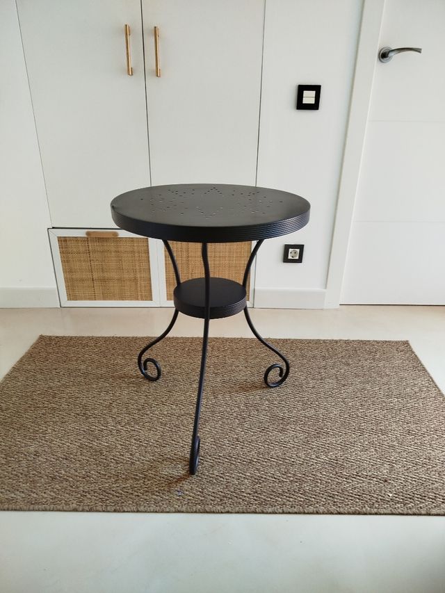 Mesa auxiliar Noresund Ikea - Negra