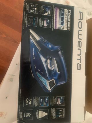 Plancha Rowenta Steamforce 3100W. sin agua 1