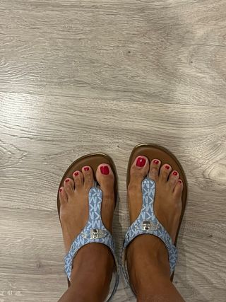 Sandalias Michael Kors azules planas