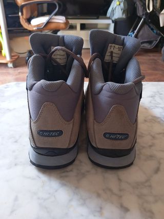 Botas montaña Hi-Tec. Gris