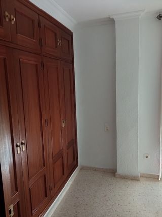 Luminoso piso con 6 balcones - Calle Amapola