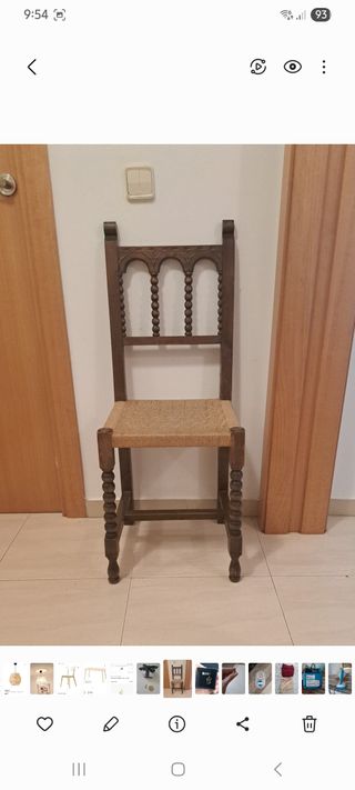 Silla antigua de madera y ratán