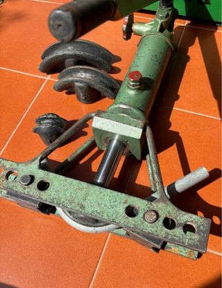Herramienta Curvadora tubos marca VAS Mod-9 + baúl