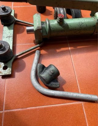Herramienta Curvadora tubos marca VAS Mod-9 + baúl