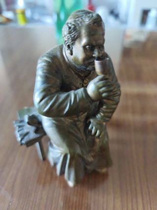 Figura sacerdote bronce