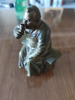 Figura sacerdote bronce