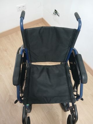 Silla de ruedas plegable