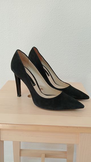 Stilettos negros de ante