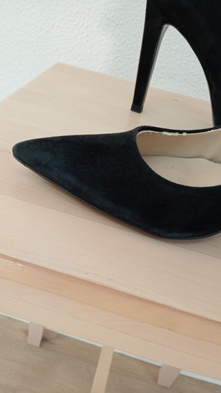 Stilettos negros de ante