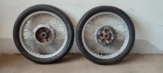 Ruedas moto Ossa clásica