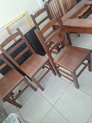 Mesa de madera maciza + sillas