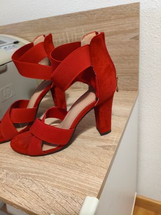 Sandalias rojas tacón alto - talla 38/39
