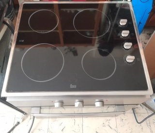 Vitrocerámica marca Teka y Horno marca Hyundai