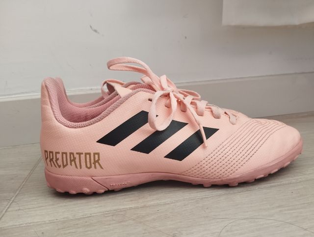 Zapatillas Adidas Predator Tango Rosa de segunda mano por 30 EUR