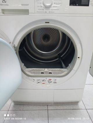 SECADORA MARCA ELECTROLUX DE 8 KG
