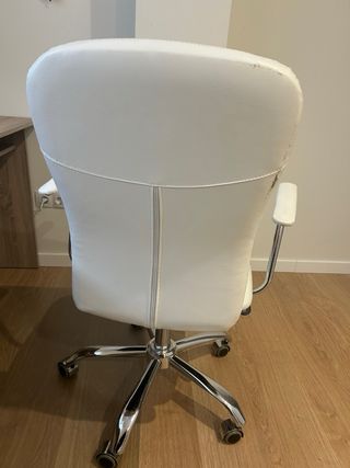 Silla oficina giratoria blanca