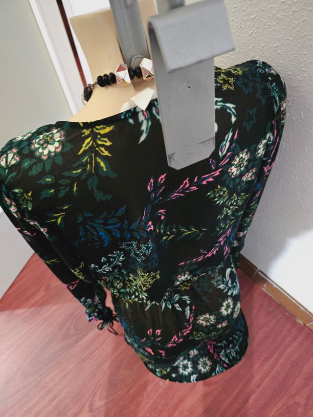 Blusa H&M flores - M