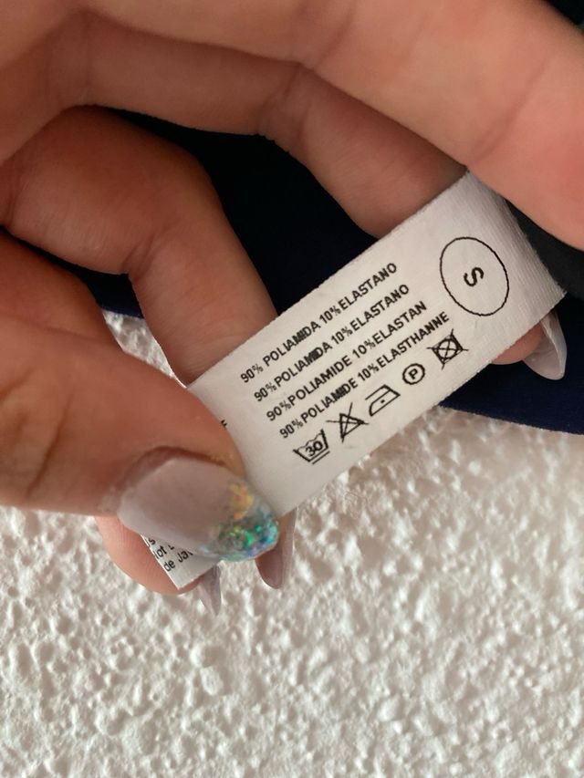 Top deportivo azul turquesa