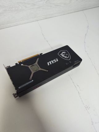 Gráfica MSI Radeon RX Vega 56 en su caja