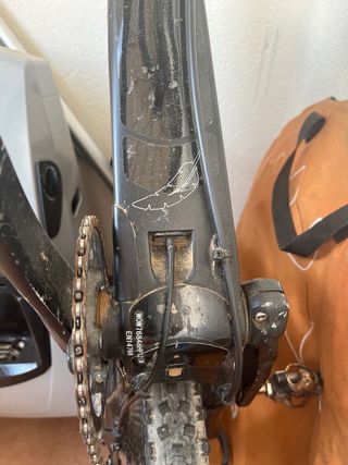 Bicicleta carbono MTB Cube + 2 ruedas de repuesto