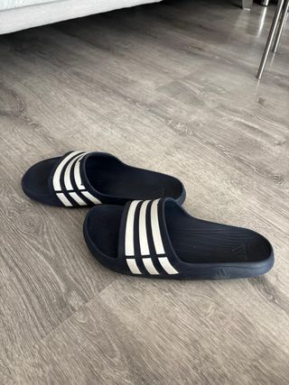 Chanclas Adidas - Talla 38