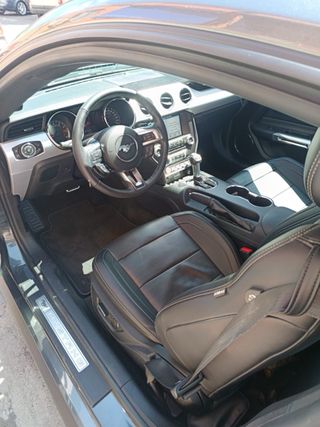 Ford Mustang GT 5.0 V8 • 20.000 km • Impecable