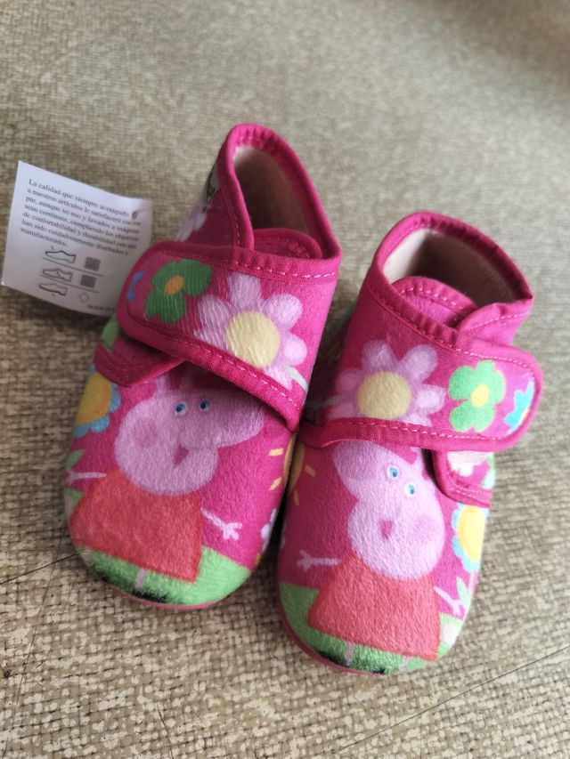 Zapatillas Peppa Pig, talla 24. Nuevas
