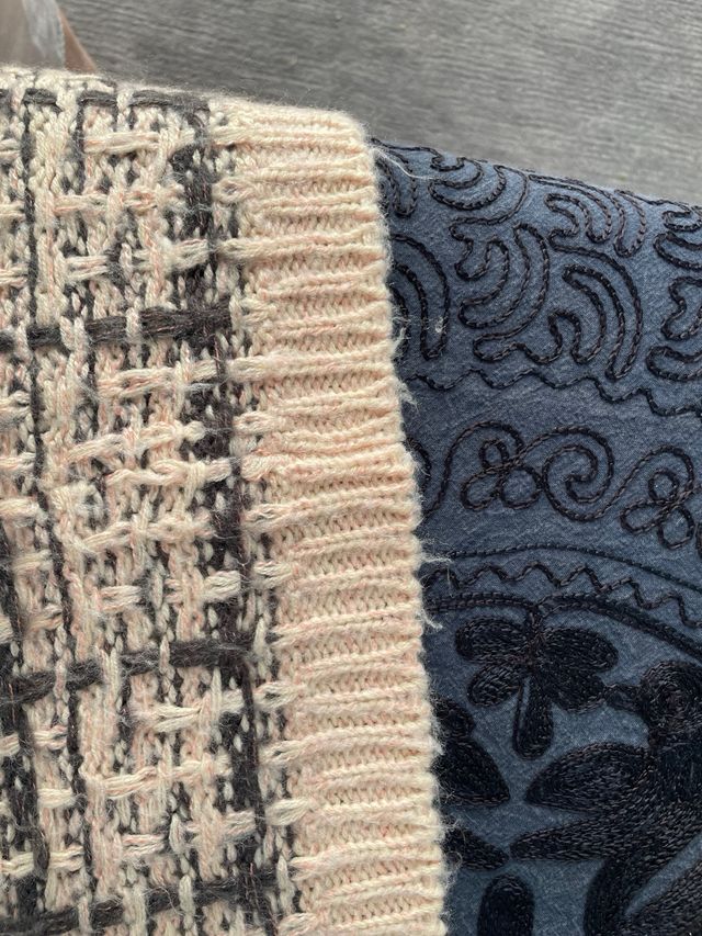 Apenas Jaquet. rosa pálido e cinza marinho escuro.