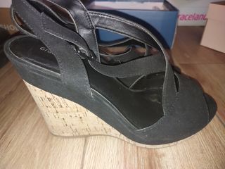Tacones negros cuña