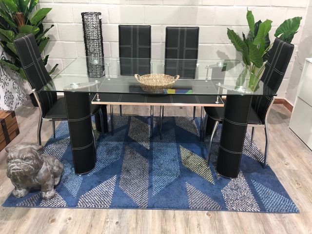 Tavolo in vetro con 6 sedie - Sala da pranzo