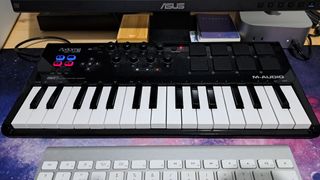 M-Audio Axiom AIR Mini 32 - Teclado MIDI