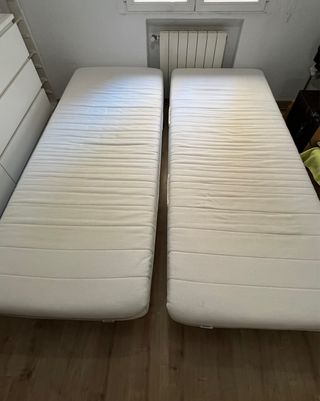 2 colchones + 2 somieres de láminas