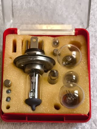 2 CAJAS BOMBILLAS VEHÍCULO CLÁSICO ANTIGUO. NUEVAS