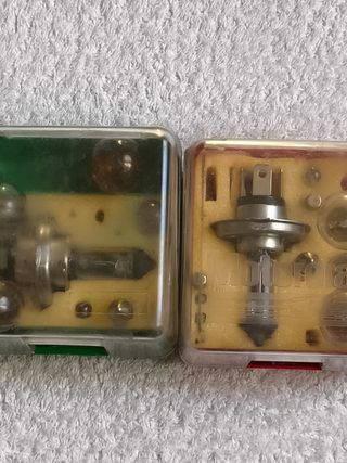 2 CAJAS BOMBILLAS VEHÍCULO CLÁSICO ANTIGUO. NUEVAS
