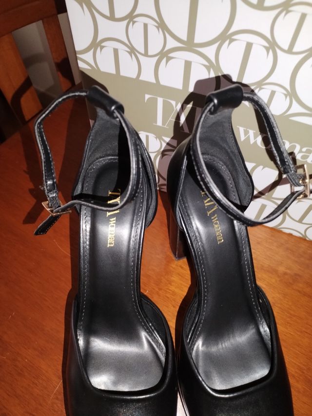 Scarpe TT Woman nere con plateau