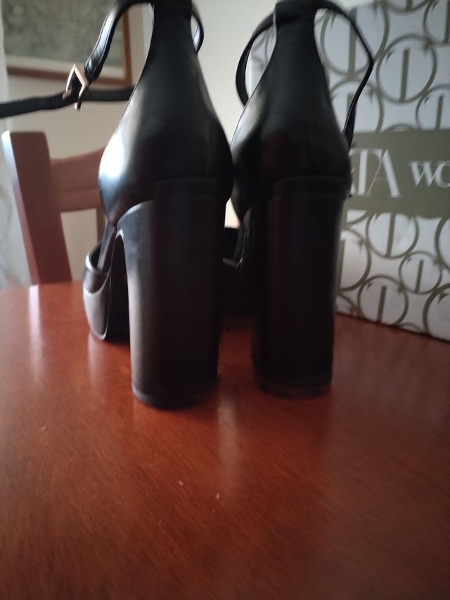 Scarpe TT Woman nere con plateau