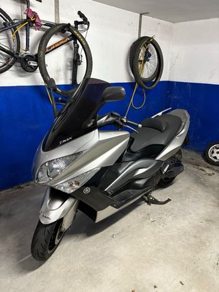 Yamaha TMax 500 (2008).
