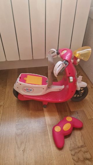 Moto Baby Born + muñeca