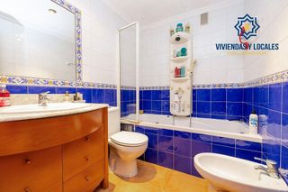 Piso en venta en Camino de Ronda - Rosaleda en Granada