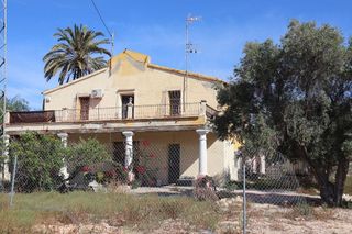 Chalet en venta en Jubalcoi en Elche