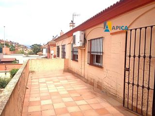 Casa adosada en venta en La Granja-La Colina-Los Pastores en Algeciras